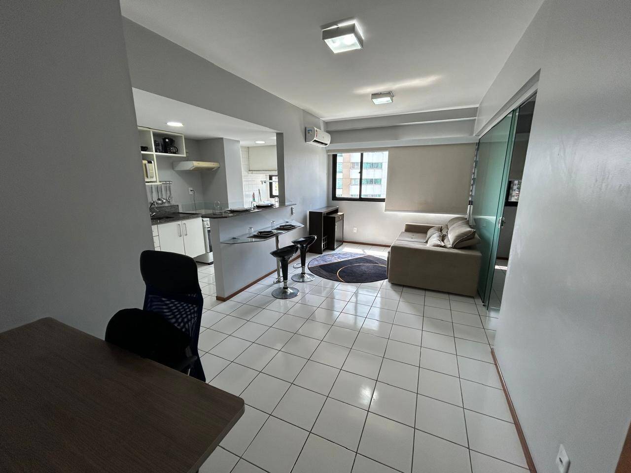 Apartamento para alugar com 1 quarto, 55m² - Foto 1