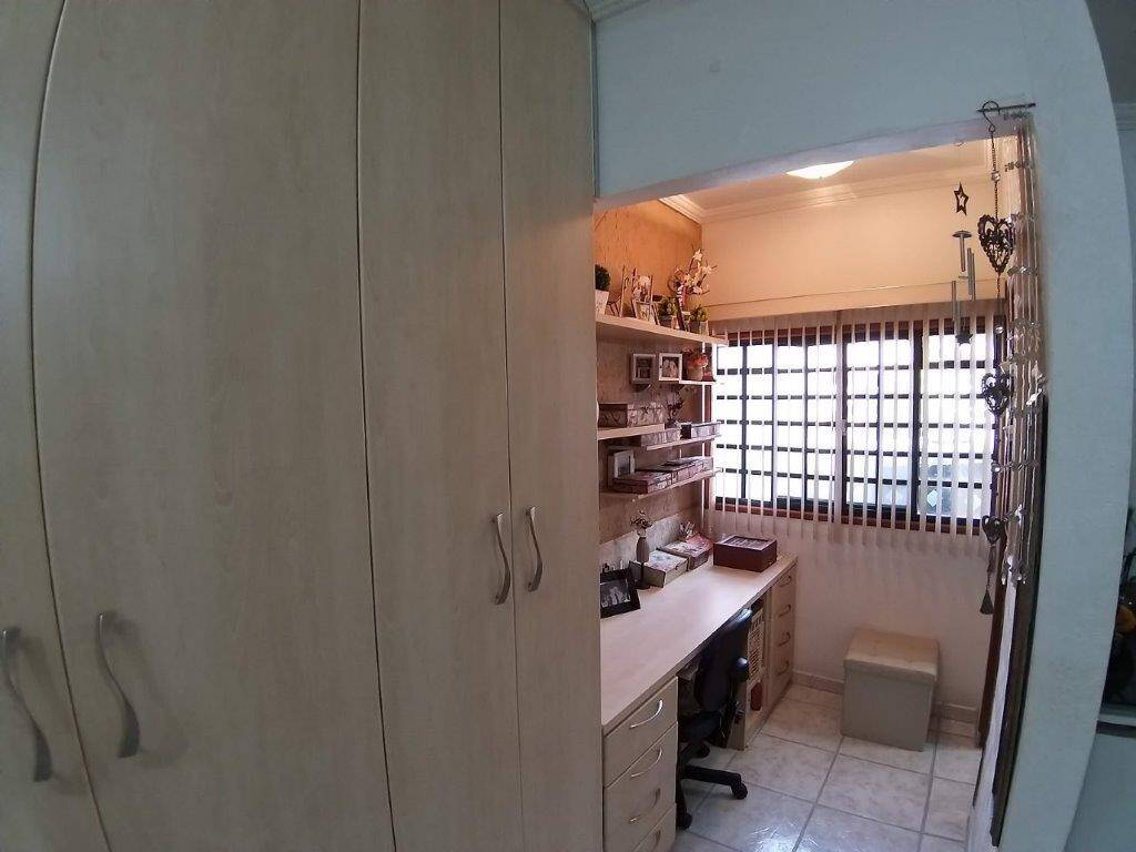 Casa à venda com 3 quartos, 256m² - Foto 34